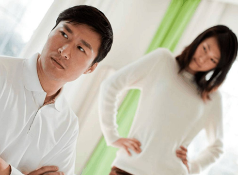 发现丈夫婚内出轨学会这三招要给他致命一击